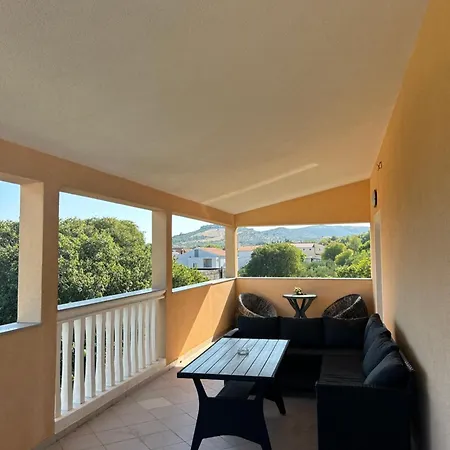 Apartment Vacation A&n Kastel Novi