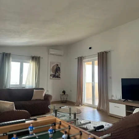 Vacation A&n Apartment *