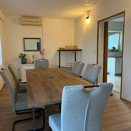 Lägenhet Vacation A&n Kaštel Novi