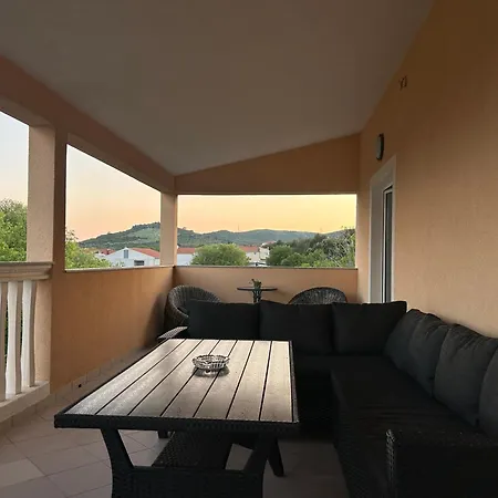 Vacation A&n Apartment *